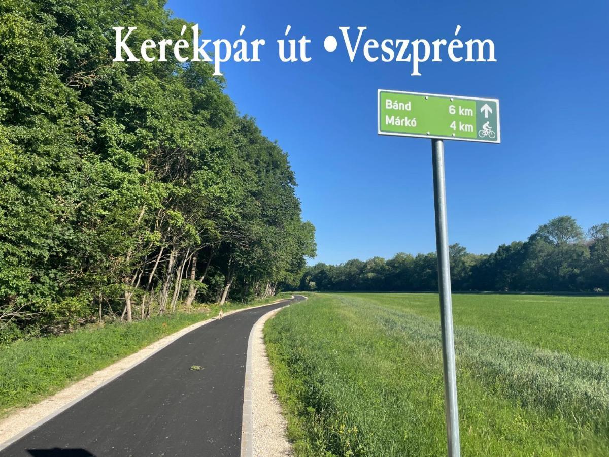 Ruttner Haz Vandrarhem Veszprém Exteriör bild